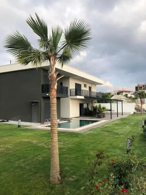 Villa Mucize كوشاداسيه